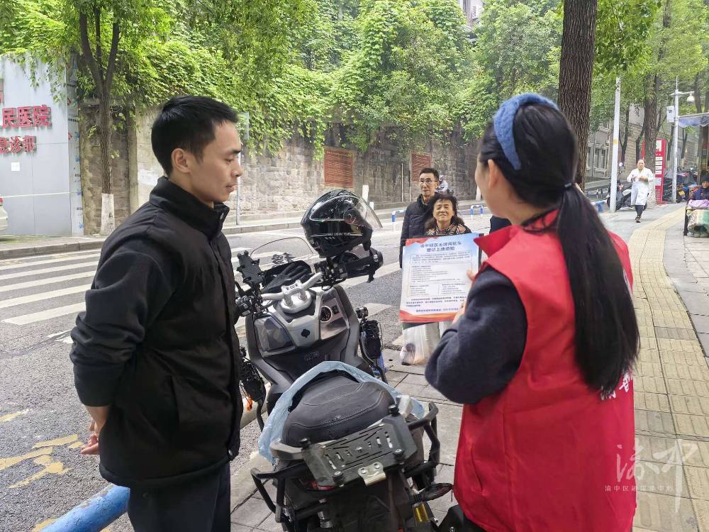 两路口街道：普及交通安全知识营造安全出行环境